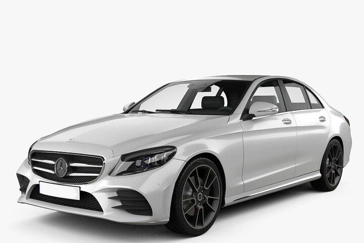 Colombo Airport (CMB) to Colombo City Private Transfer by Mercedes Benz E300