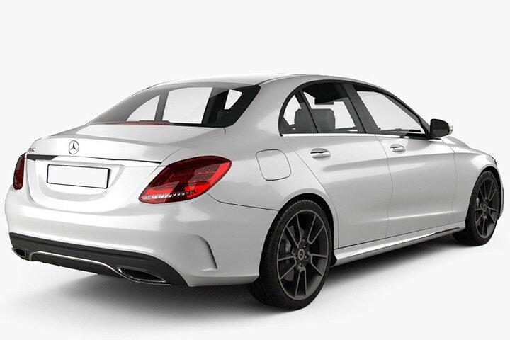 Colombo Airport (CMB) to Colombo City Private Transfer by Mercedes Benz E300