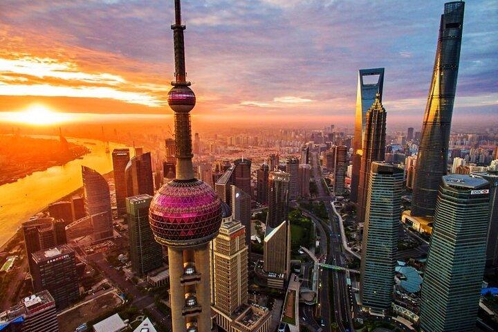 Hot Pot Dinning Experience with Amazing Shanghai Night Lights