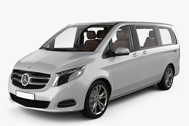 Colombo Airport (CMB) to Colombo City Private Transfer by Mercedes Vito 2018