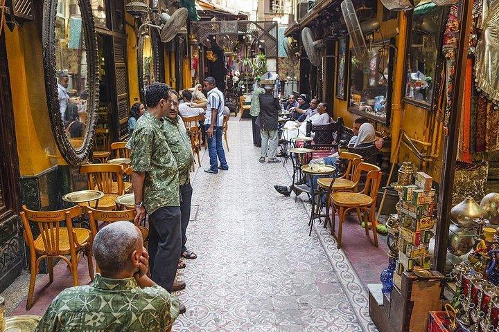Free Lunch, Cairo Tower & ElMoez Street Private tour