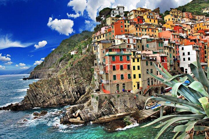 Private Day Trip to Cinque Terre and Pisa from Florence