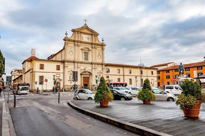 Arrival Transfer: Airport FLR to Florence by Luxury Van