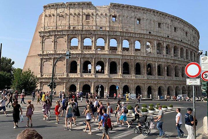 E-Scooter - tour the hidden Rome between street art and street food