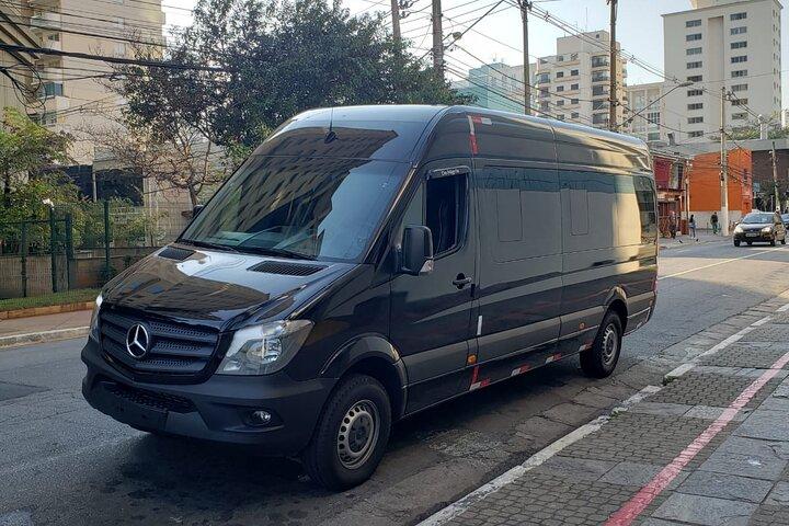 Private Transfer: From Rio City to GIG Airport (Up to 15 People)