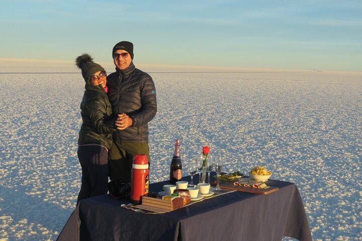 Private 1D 1N Trip from La Paz to Uyuni Salt Flats by Air.