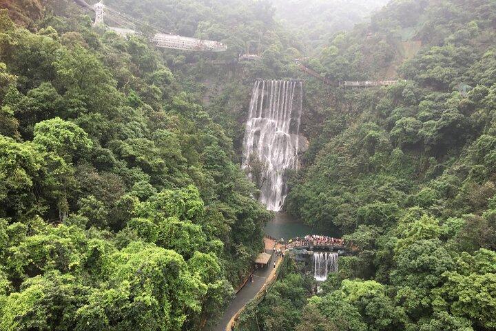 Private Day Tour to Gulong Canyon and Cave Fairland from Guangzhou