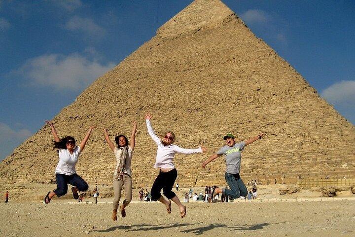 Layover Tour to Giza Pyramids, Sakkara & El khalili bazaar