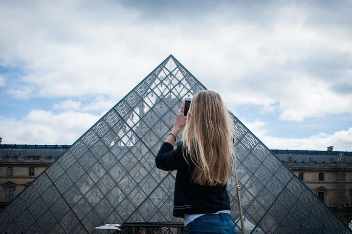 Kickstart Paris Private Tour. City Highlights for Newcomers