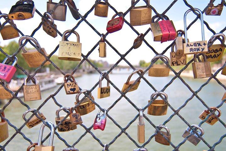 Kickstart Paris Private Tour. City Highlights for Newcomers