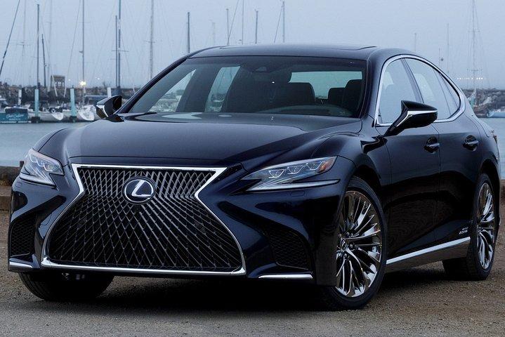 Osaka Airport Transfers : Osaka City to Kansai Airport KIX in Business Car