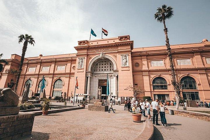 Giza Pyramids and the Egyptian Museum with Camel Ride and Lunch