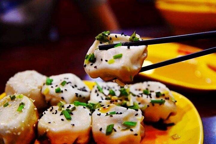 Private Street Food Walking Tour with Shanghai Tower Option