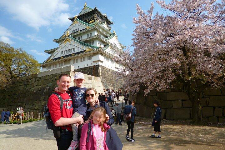 Osaka Castle and a visit to the longest shopping street in Japan