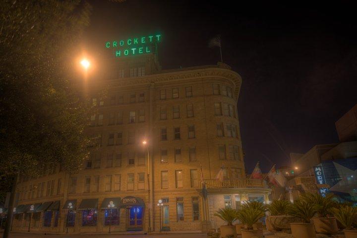 San Antonio Ghost Tour – Madams & Mayhem & Haunted History