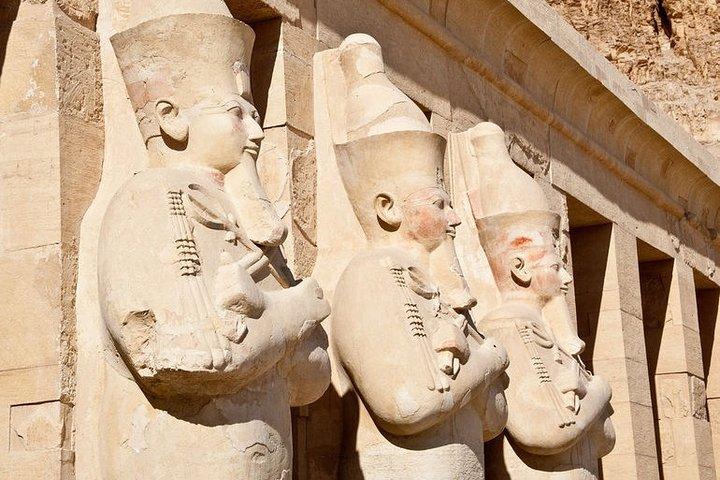 Private Layover Tour From Luxor Airport to Luxor East and West Banks With Lunch