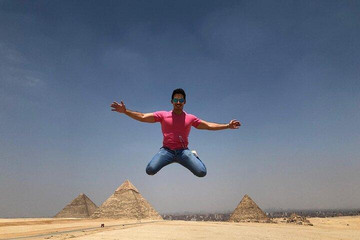 Pyramids of Giza and Great Sphinx Half-Day Private Tour