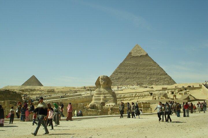 Pyramids of Giza and Great Sphinx Half-Day Private Tour