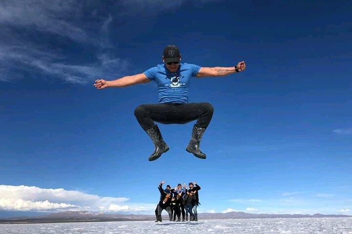 Private 1D 1N Trip from La Paz to Uyuni Salt Flats by Air.