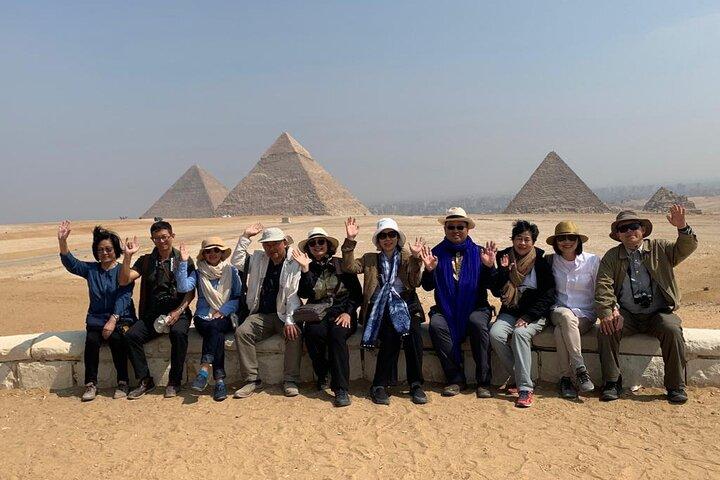 Full-Day Private Tour to Pyramids of Giza and Egyptian Museum