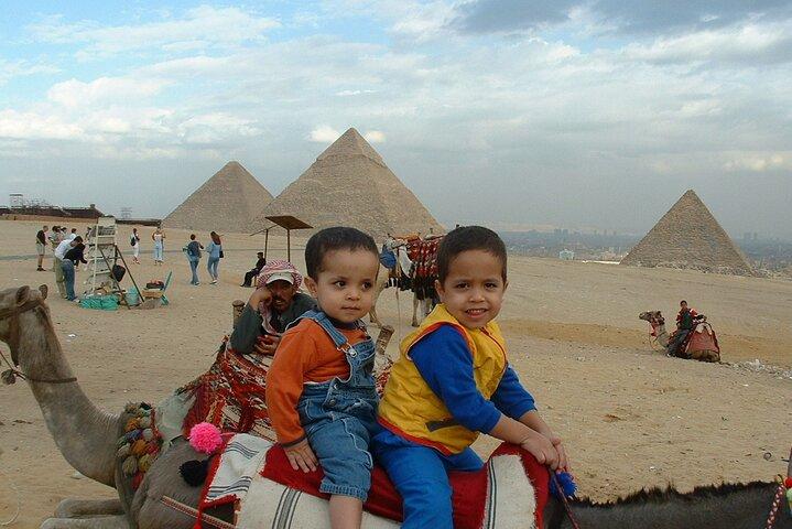 Full-Day Private Tour to Pyramids of Giza and Egyptian Museum