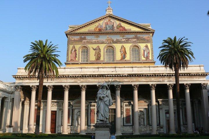 Private Tour with guide & Luxury Car: Holy Churches of Rome