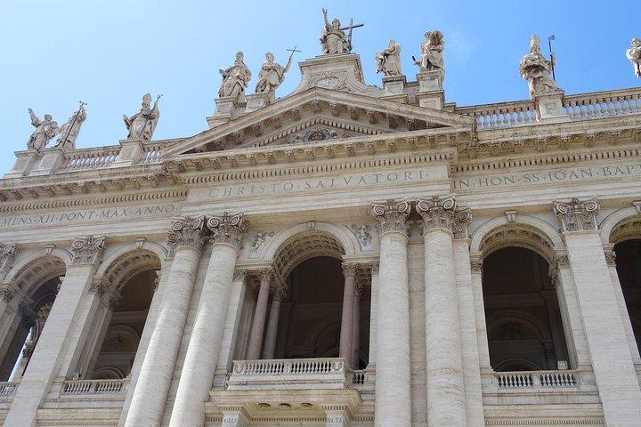 Private Tour with guide & Luxury Car: Holy Churches of Rome