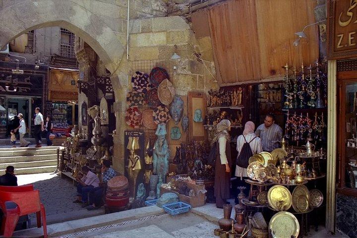 Giza Pyramids, Sphinx and Cairo Full Day Private Tour With Lunch
