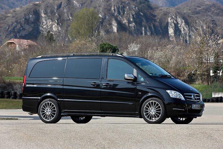 Private Luxury Transfer from Lavrio Port to Athens Airport