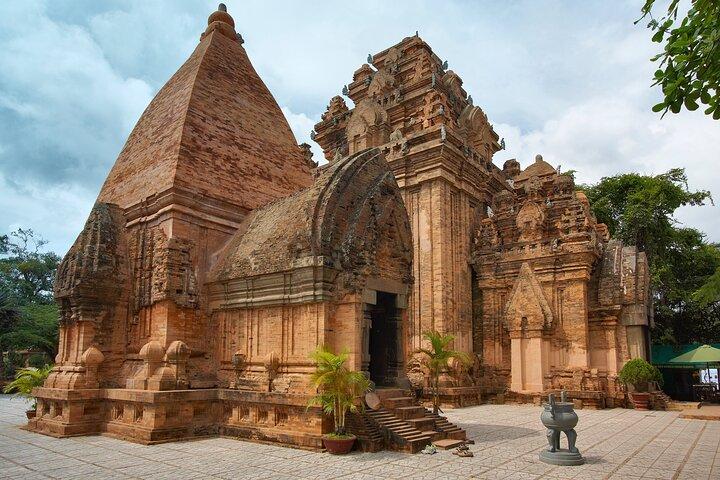 Thap Ba Hot Spring Bathing and Mud Spa Nha Trang half day tour