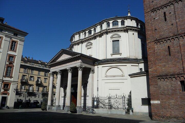 Private transfer from Milan to Turin with Hotel pick-up and drop off