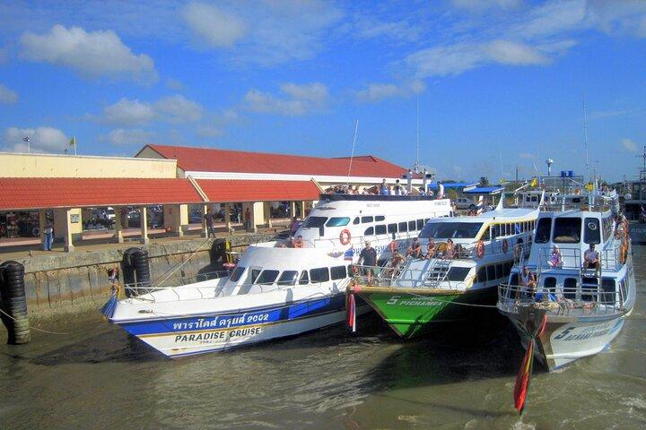 Day Tour from Phuket to 4 Islands in Krabi by Ferry & Speedboat