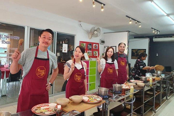 Thai Cooking Class with Market Tour in Phuket by VJ
