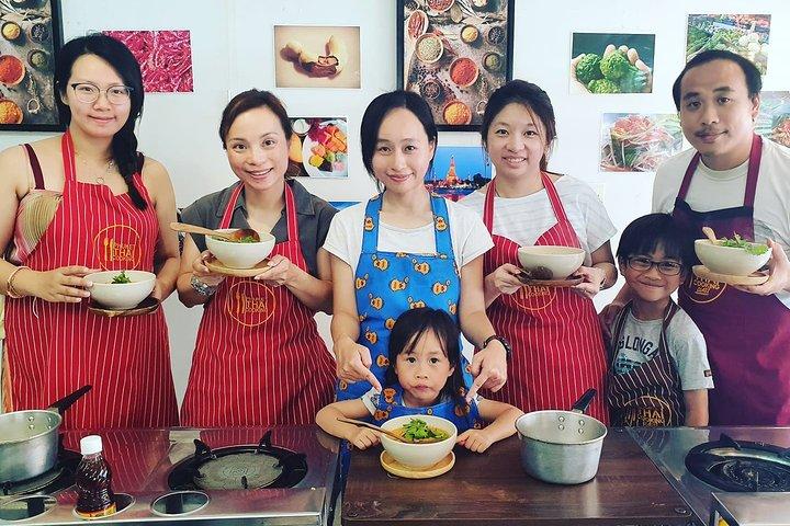 Thai Cooking Class with Market Tour in Phuket by VJ