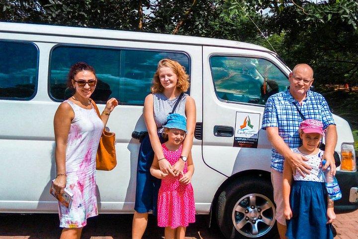 Transfer between Colombo Airport (CMB) and Madulkelle Tea and Eco Lodge, Kandy