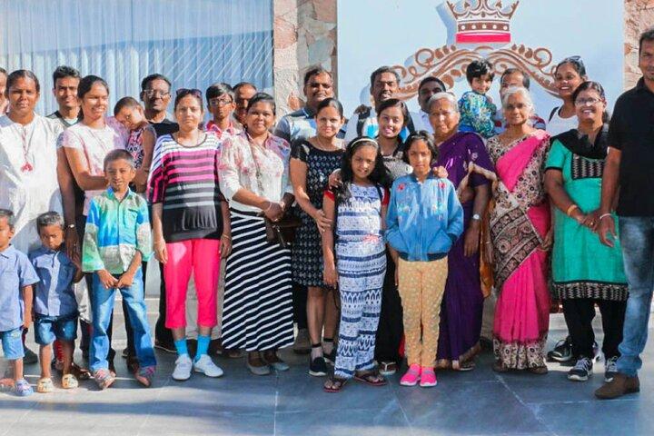 Transfer between Colombo Airport (CMB) and Boulder Gardens, Kalawana