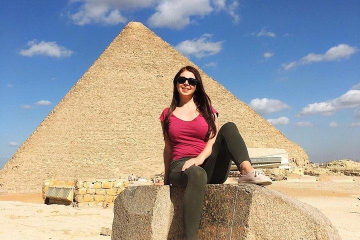Full-Day Tour to Giza Pyramids, Sphinx, Memphis and Saqqara from Cairo
