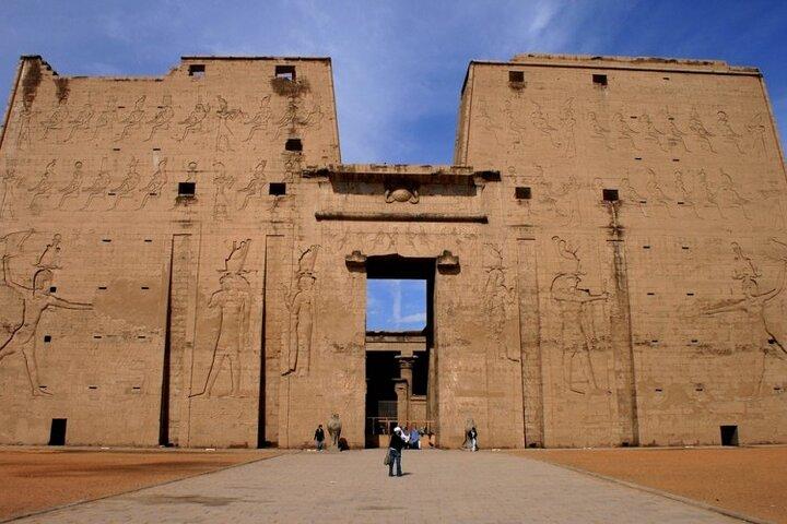 Trip from luxor to Edfu by train