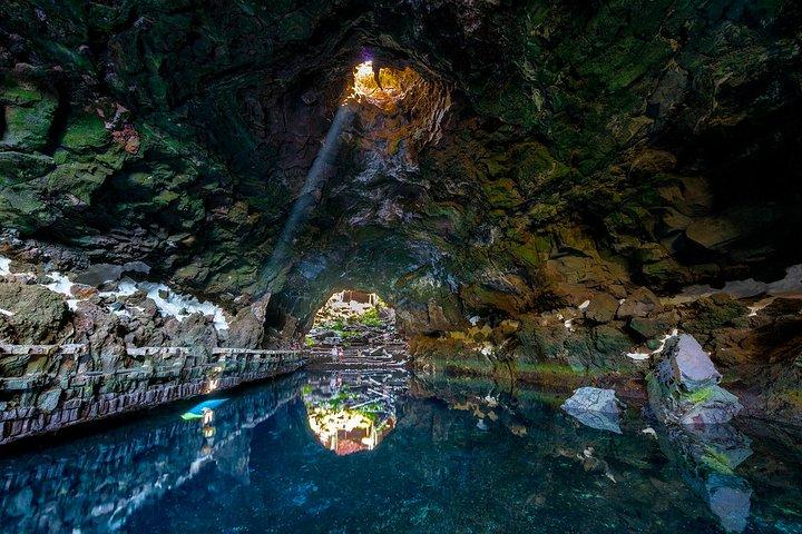 Private luxury Tour of Jameos del Agua and Cueva de los Verdes in Lanzarote