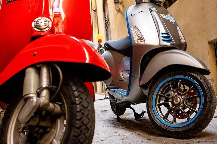 Rent your Electric Vespa 45 in Florence for 8 hours