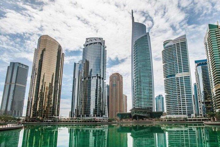 Enjoy Dubai Burj Khalifa With Dinner at a Tower Restaurant