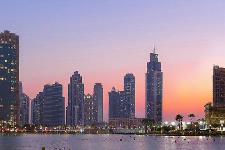 Enjoy Dubai Burj Khalifa With Dinner at a Tower Restaurant