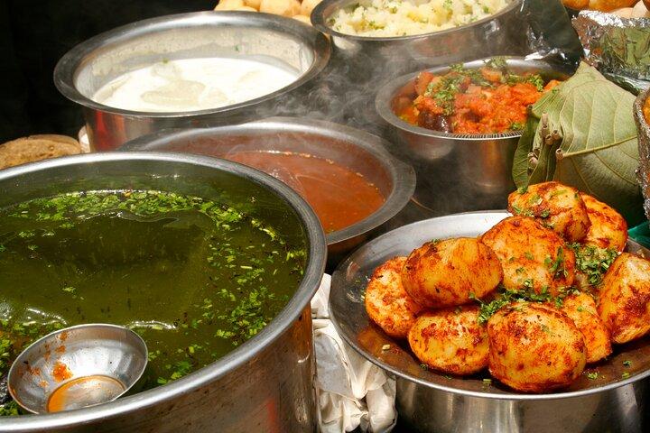 Hyderabad Street Food Crawl (2 Hours Guided Food Tasting Tour)