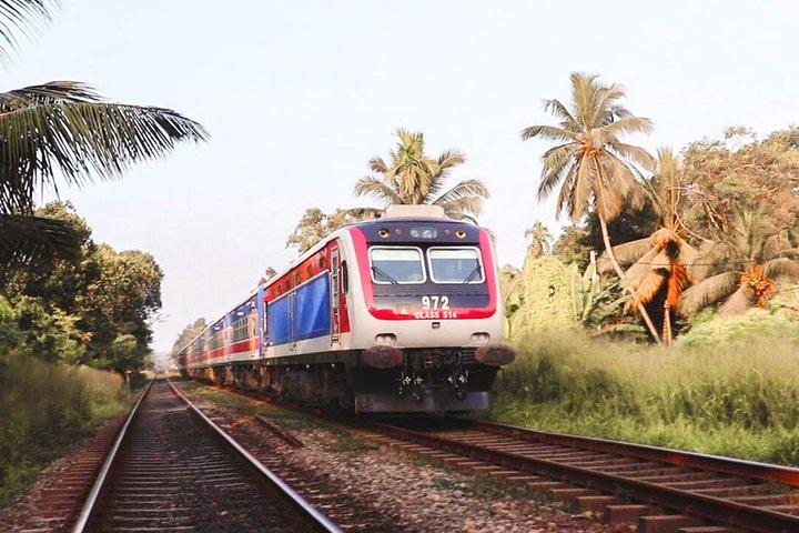 Colombo to Badulla train ride (Train No:1001 "Dunhinda Odyssey")