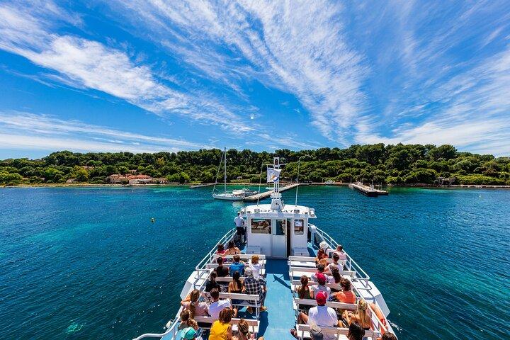 Ile Sainte-Marguerite Ferry & Corniche d'Or Cruise Combo from Cannes