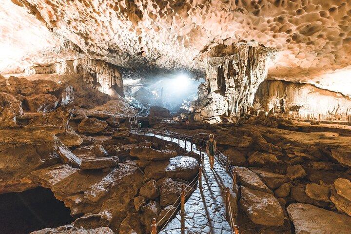 ️ Ha Long Bay Instagram Tour: Most Famous Spots (Private & All-Inclusive)