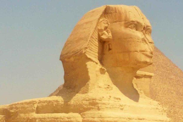 Giza Pyramids, Sakkara & Memphis Full-Day Tour
