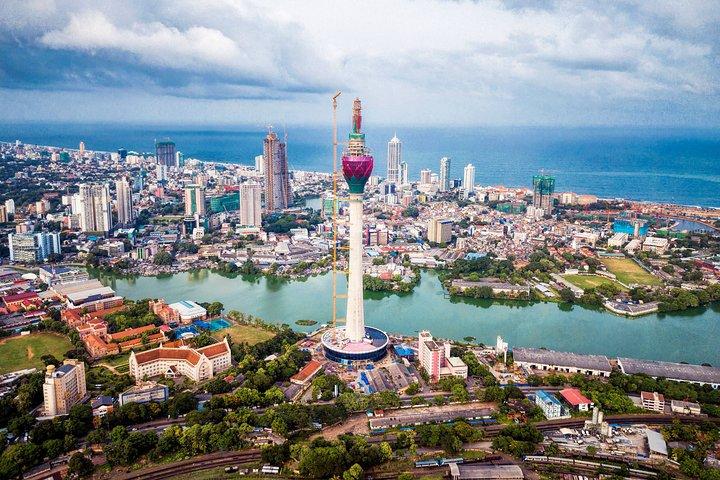 Scenic Flight to Galle Fort from Ratmalana