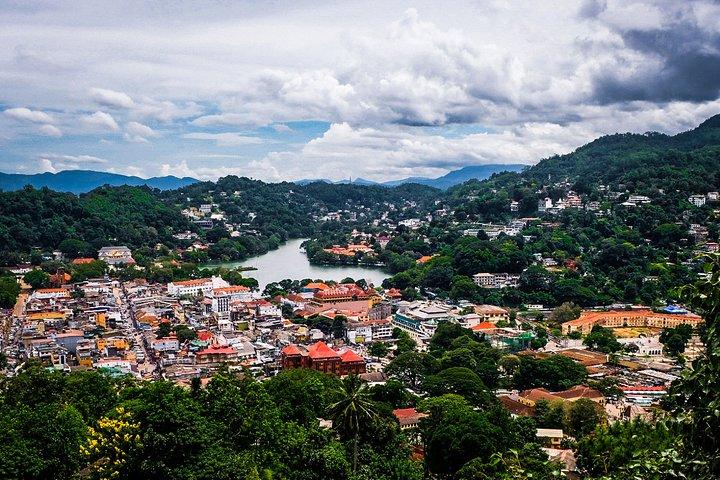 Discover Kandy by Helicopter From Ratmalana