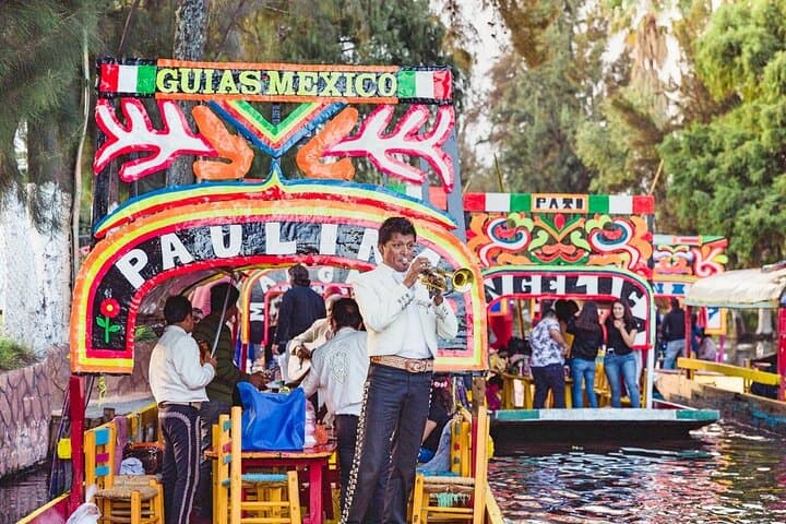 Private Tour: Xochimilco Coyoacan and Frida Kahlo's Museum and house